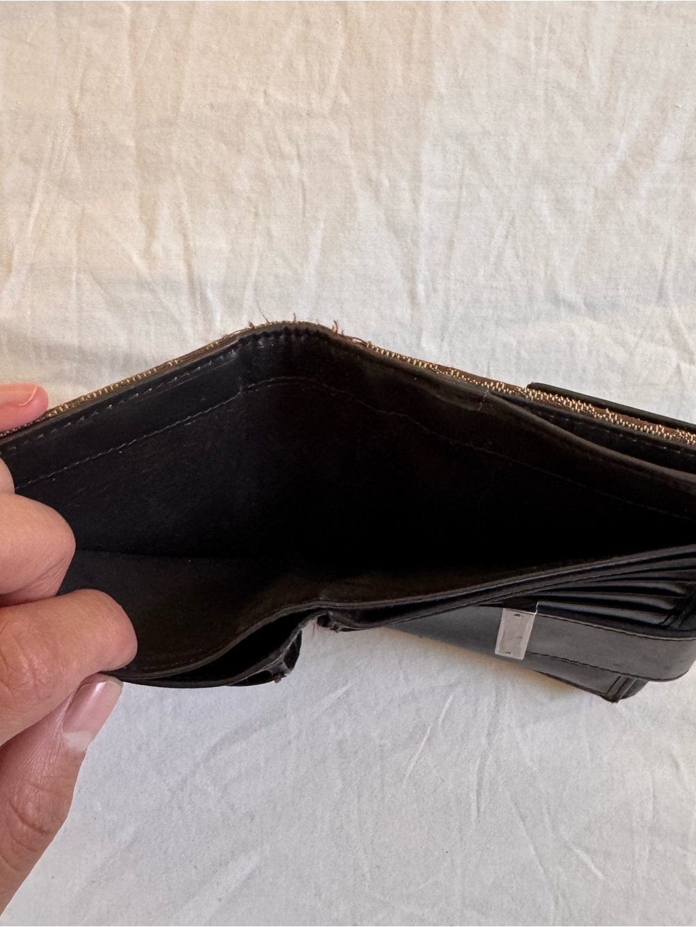 Vintage Gucci monogram brown wallet with leather trim - Picture 7 of 9